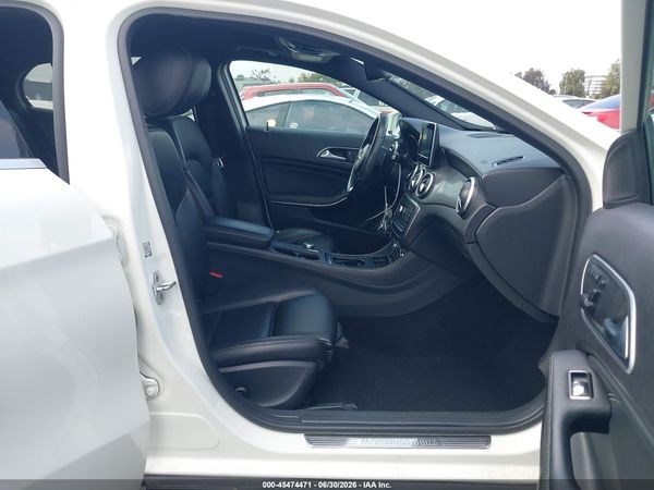 2017 MERCEDES-BENZ GLA 250 4MATIC
