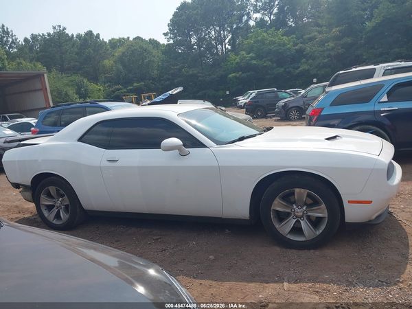 2016 DODGE CHALLENGER SXT