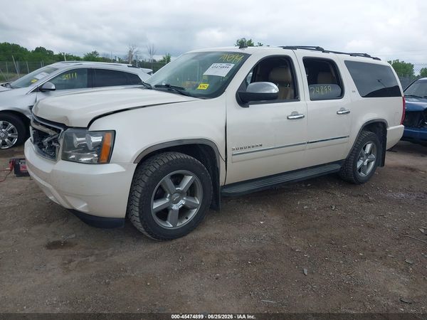 2013 CHEVROLET SUBURBAN — I2