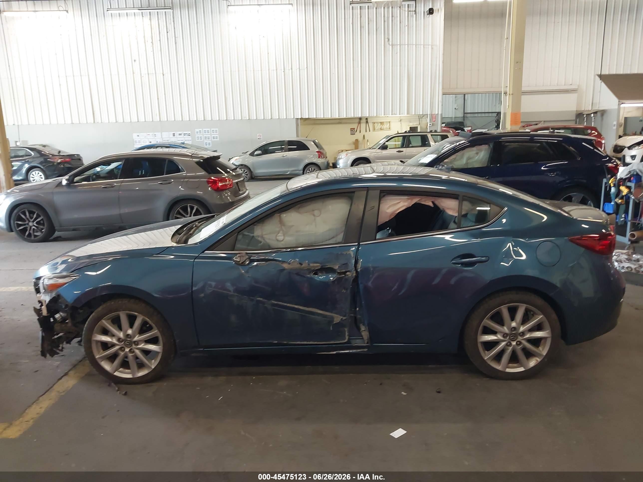 2017 MAZDA MAZDA3 GRAND TOURING