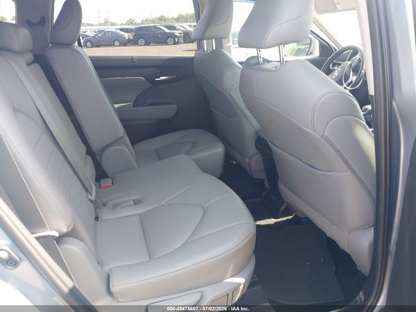 2020 TOYOTA HIGHLANDER XLE