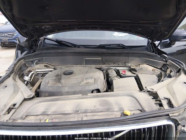 2016 VOLVO XC90 T6 MOMENTUM