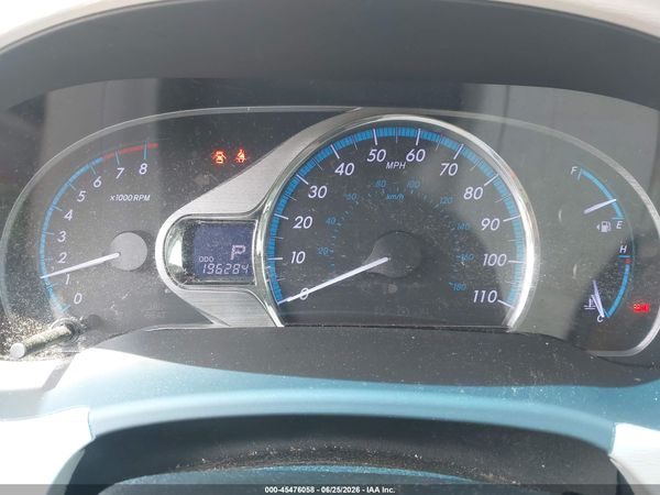 2013 TOYOTA SIENNA XLE V6 8 PASSENGER — I7