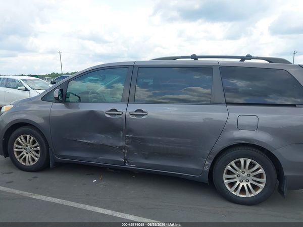 2013 TOYOTA SIENNA XLE V6 8 PASSENGER — I117