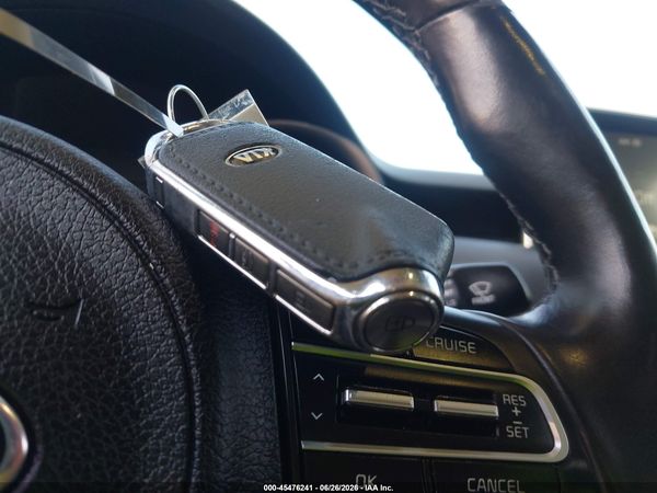 2019 KIA STINGER Base