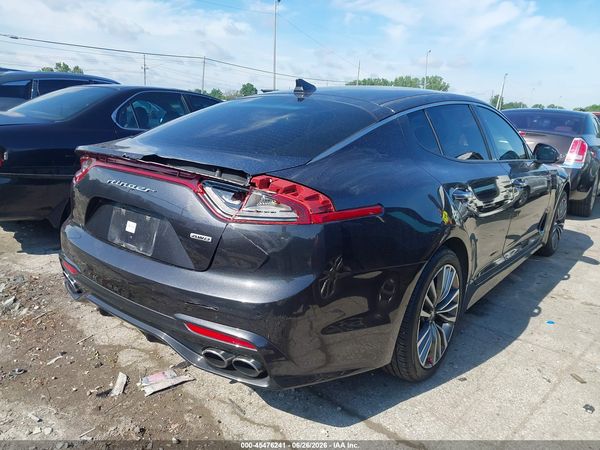 2019 KIA STINGER Base