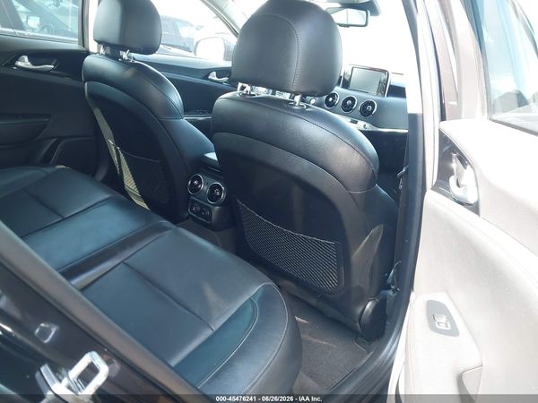 2019 KIA STINGER Base