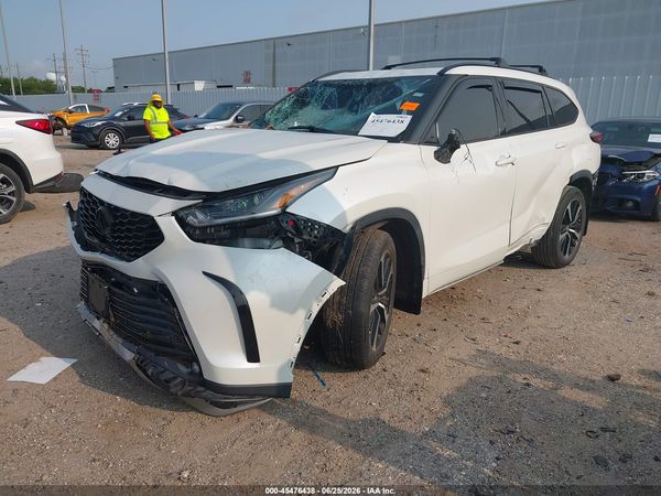 2021 TOYOTA HIGHLANDER XSE