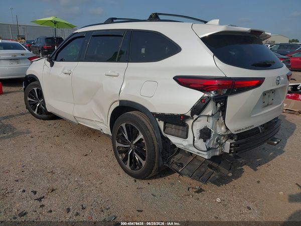 2021 TOYOTA HIGHLANDER XSE