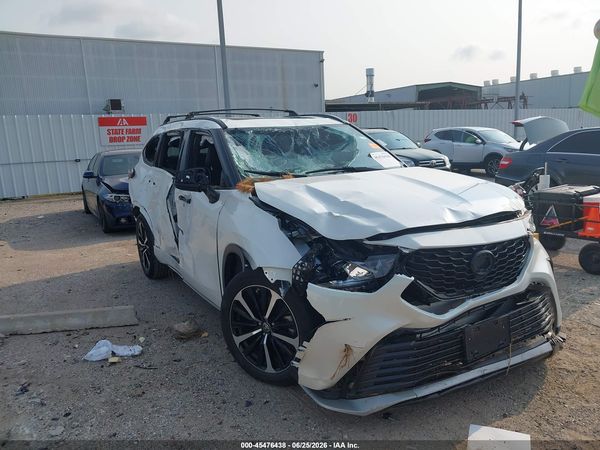2021 TOYOTA HIGHLANDER XSE
