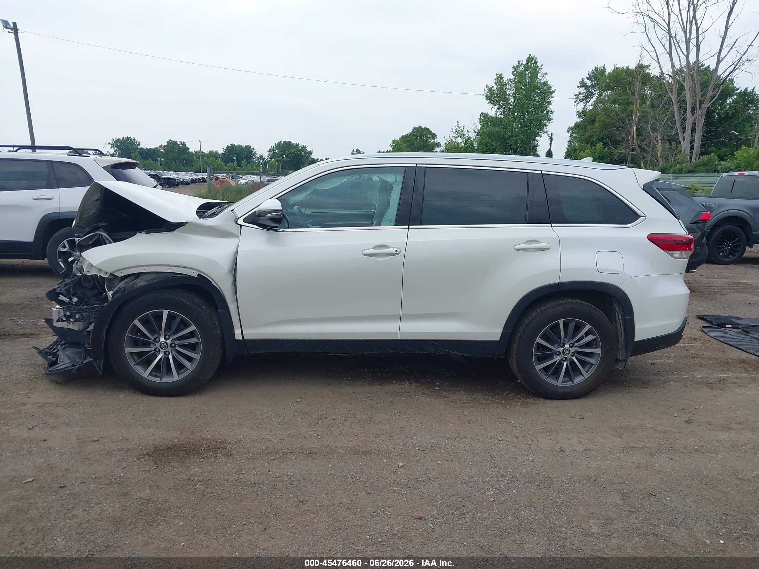 2019 TOYOTA HIGHLANDER XLE