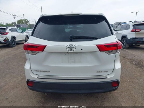 2019 TOYOTA HIGHLANDER XLE