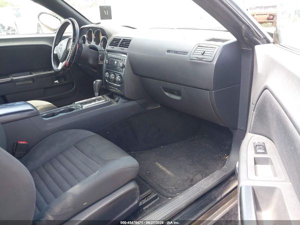 2013 DODGE CHALLENGER SXT