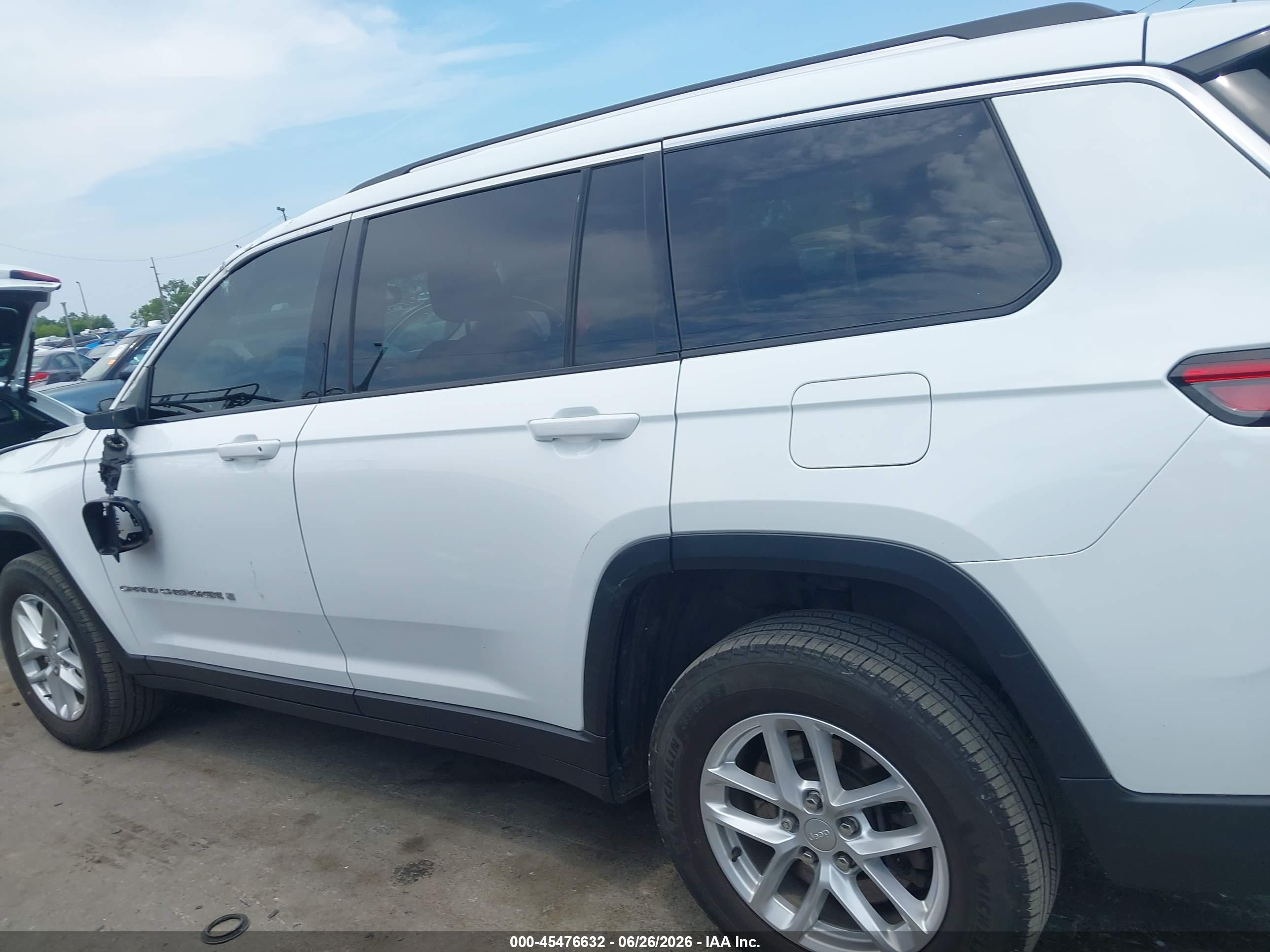 2024 JEEP GRAND CHEROKEE L LAREDO 4X4