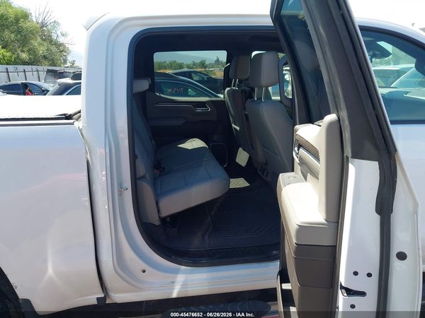 2024 CHEVROLET SILVERADO 1500 4WD  SHORT BED LT — I8
