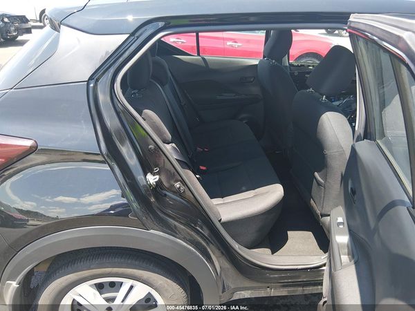 2024 NISSAN KICKS S XTRONIC CVT — I8