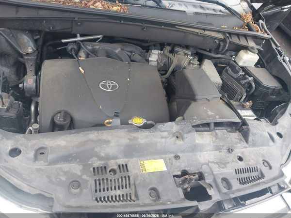 2017 TOYOTA HIGHLANDER LE