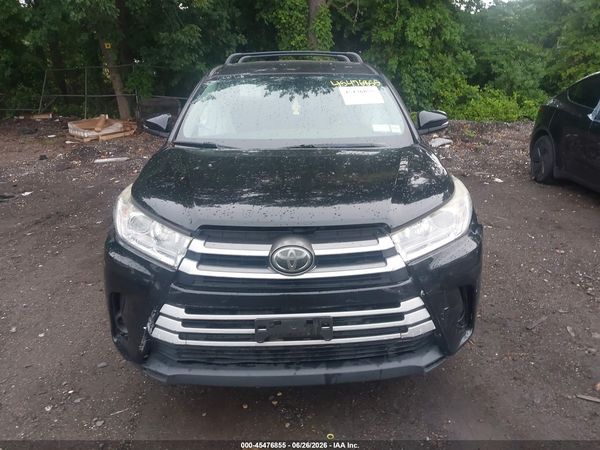 2017 TOYOTA HIGHLANDER LE