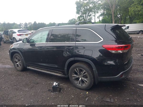 2017 TOYOTA HIGHLANDER LE