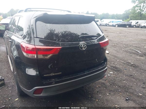2017 TOYOTA HIGHLANDER LE