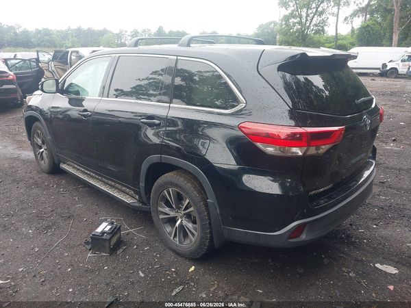 2017 TOYOTA HIGHLANDER LE