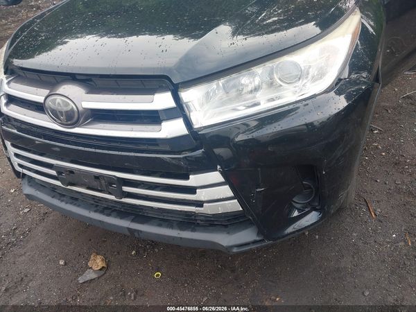 2017 TOYOTA HIGHLANDER LE