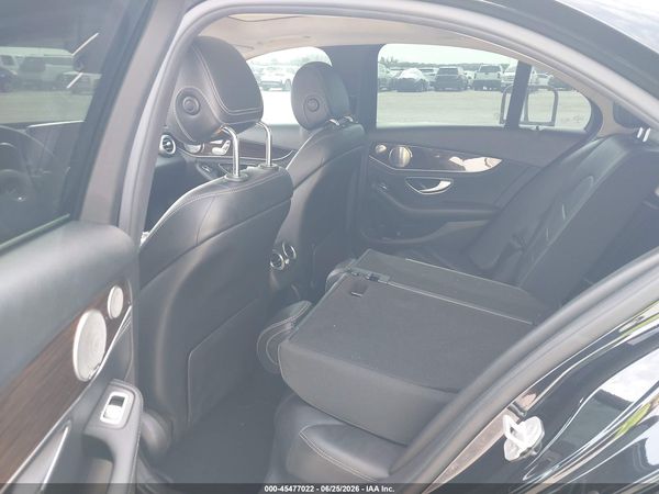 2015 MERCEDES-BENZ C 300 Base — I153