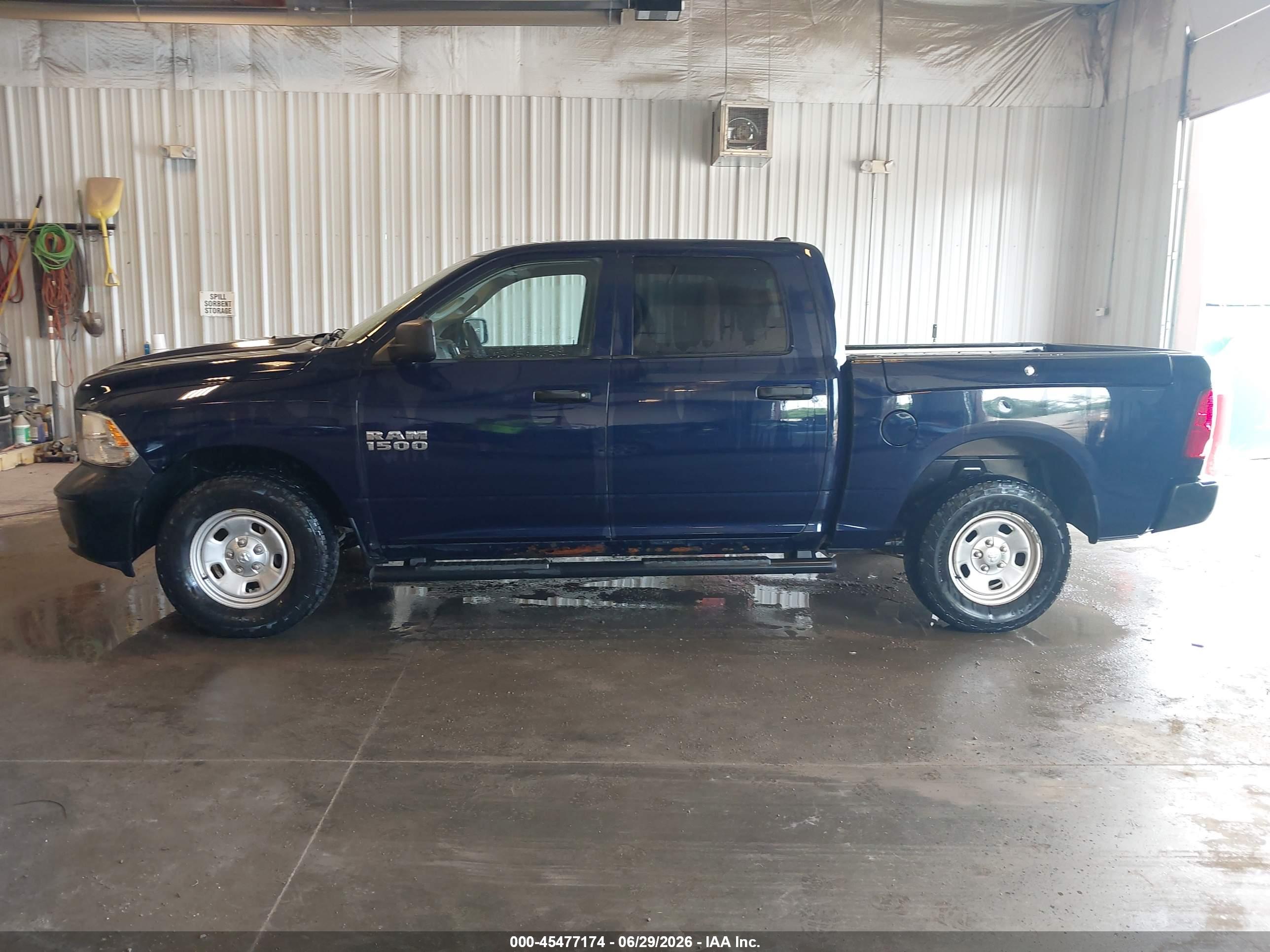 2018 RAM 1500 ST CREW CAB 4X4