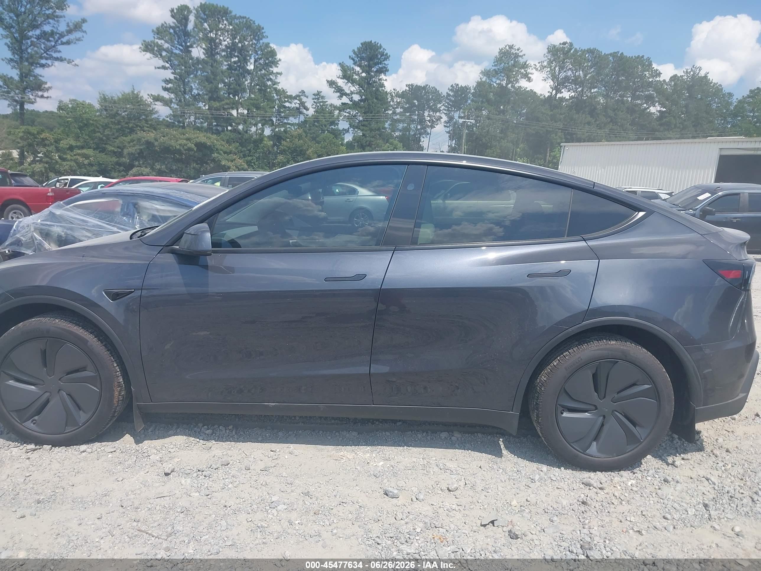 2026 TESLA MODEL Y