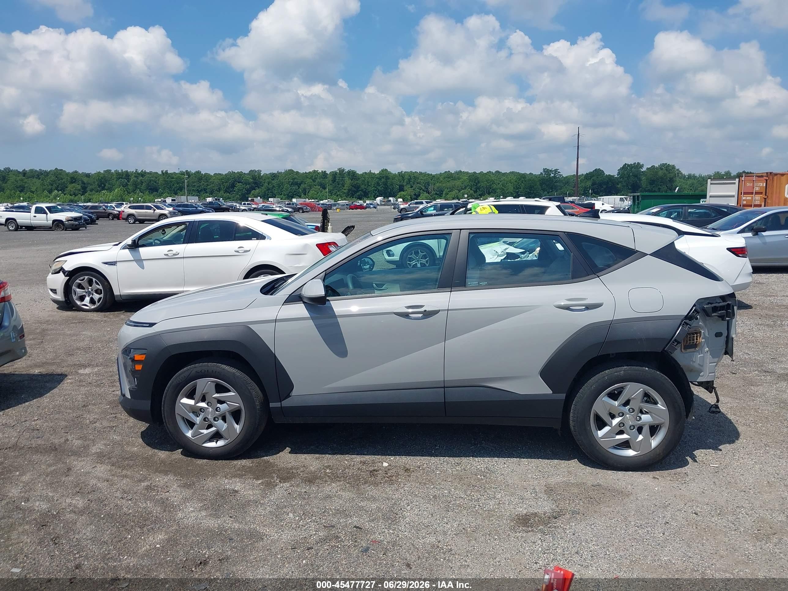 2024 HYUNDAI KONA SE