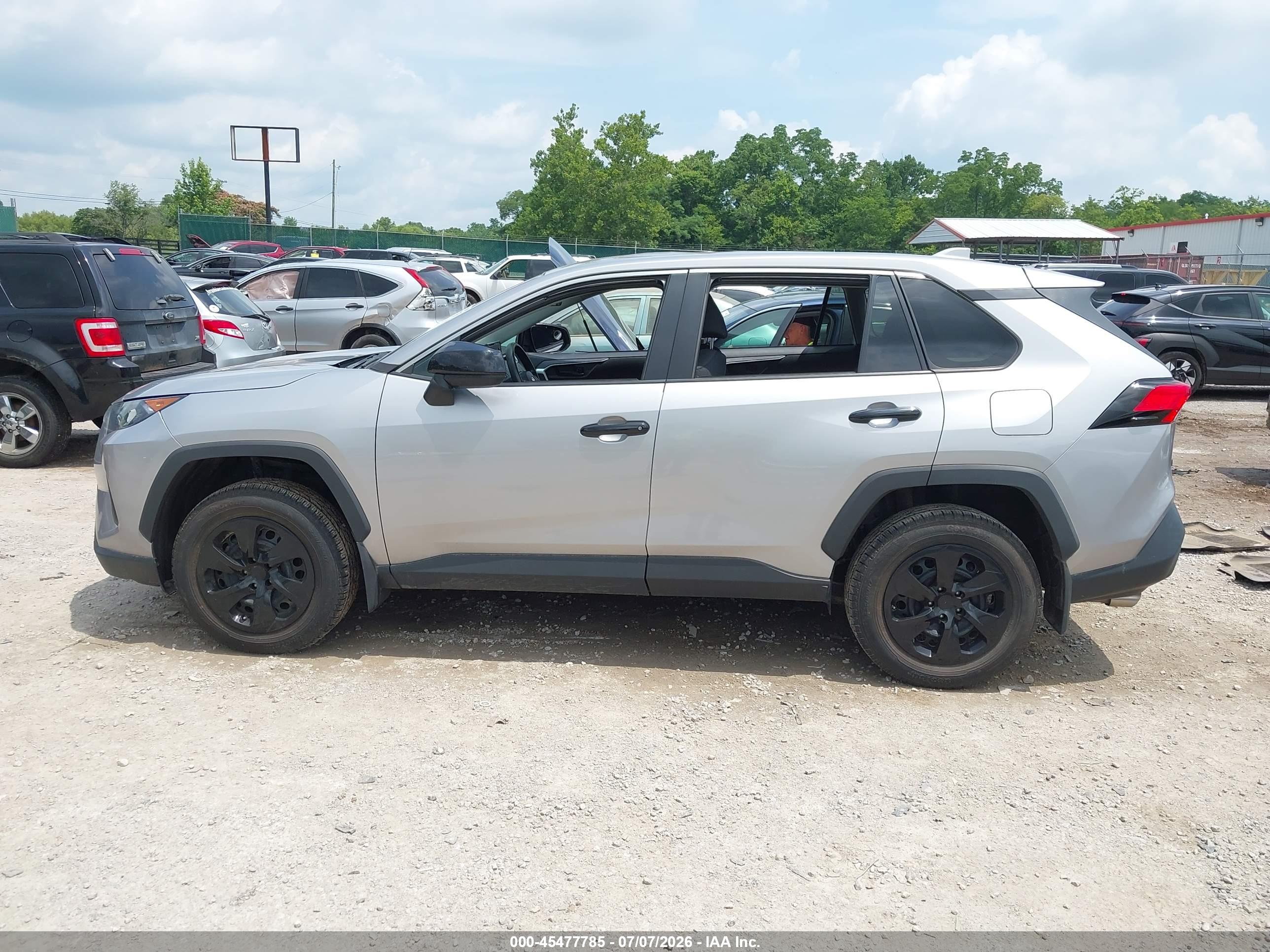 2022 TOYOTA RAV4 LE