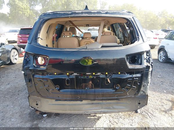 2016 KIA SEDONA LX