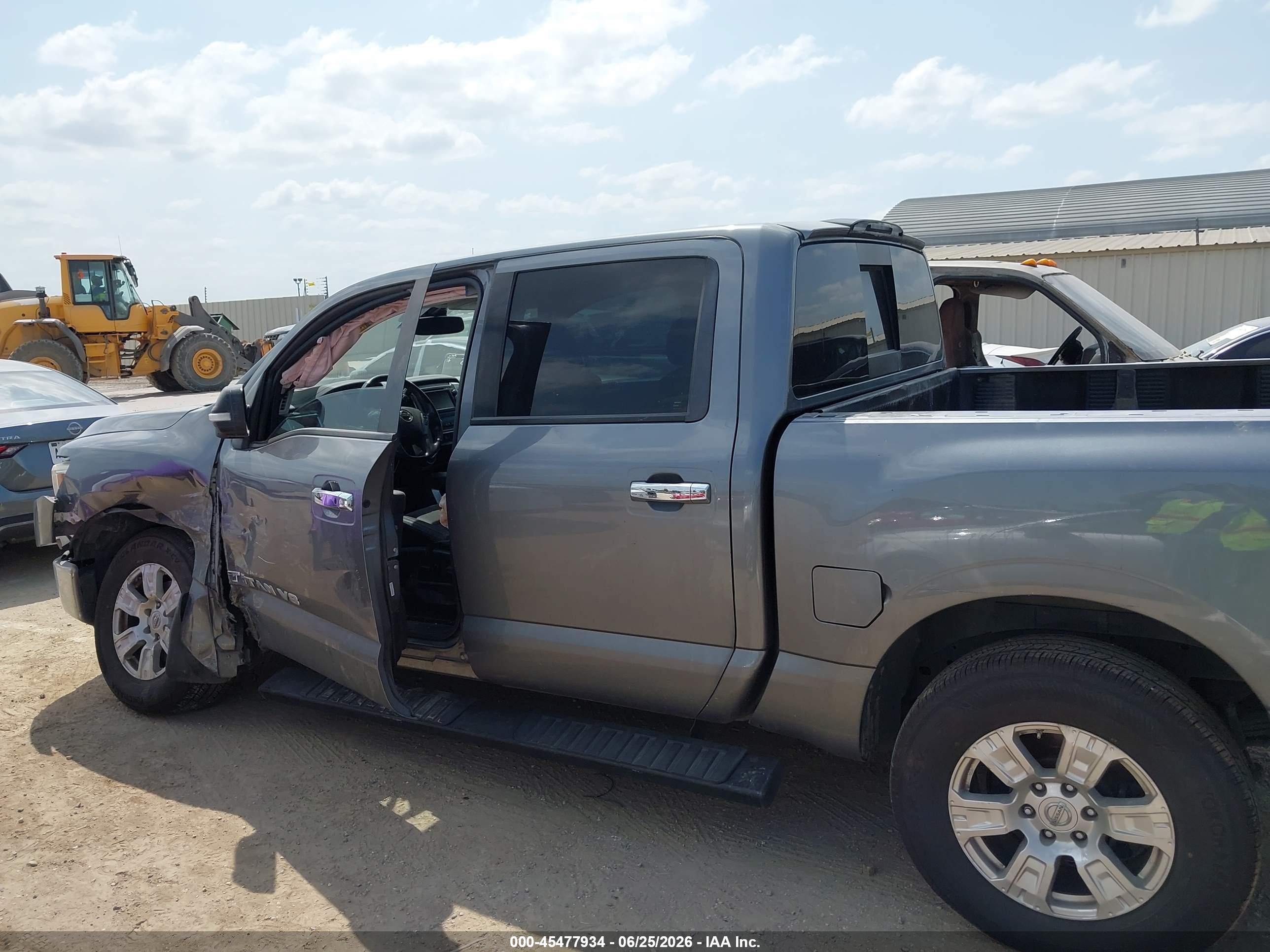 2018 NISSAN TITAN SV