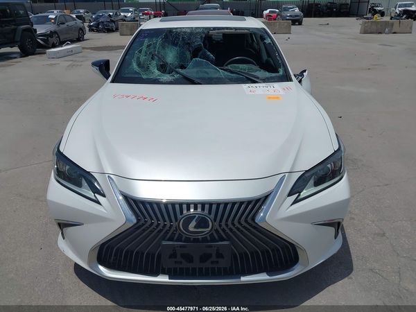 2021 LEXUS ES