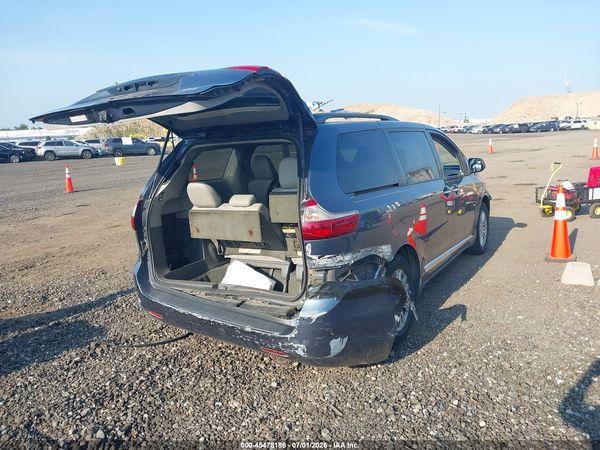 2017 TOYOTA SIENNA XLE 8 PASSENGER — I4