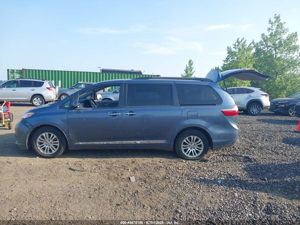 2017 TOYOTA SIENNA XLE 8 PASSENGER — I117