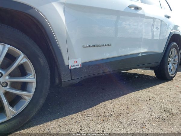 2019 JEEP CHEROKEE LATITUDE FWD
