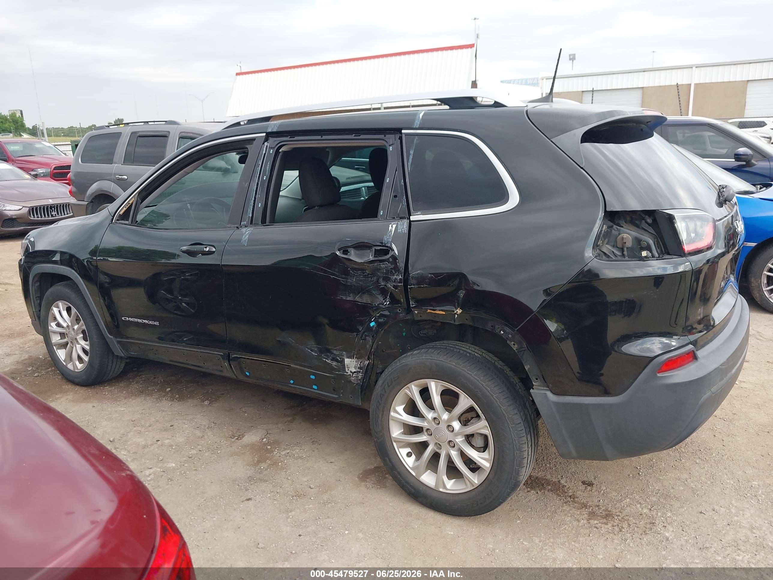 2019 JEEP CHEROKEE LATITUDE FWD