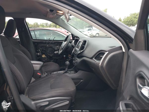 2019 JEEP CHEROKEE LATITUDE FWD