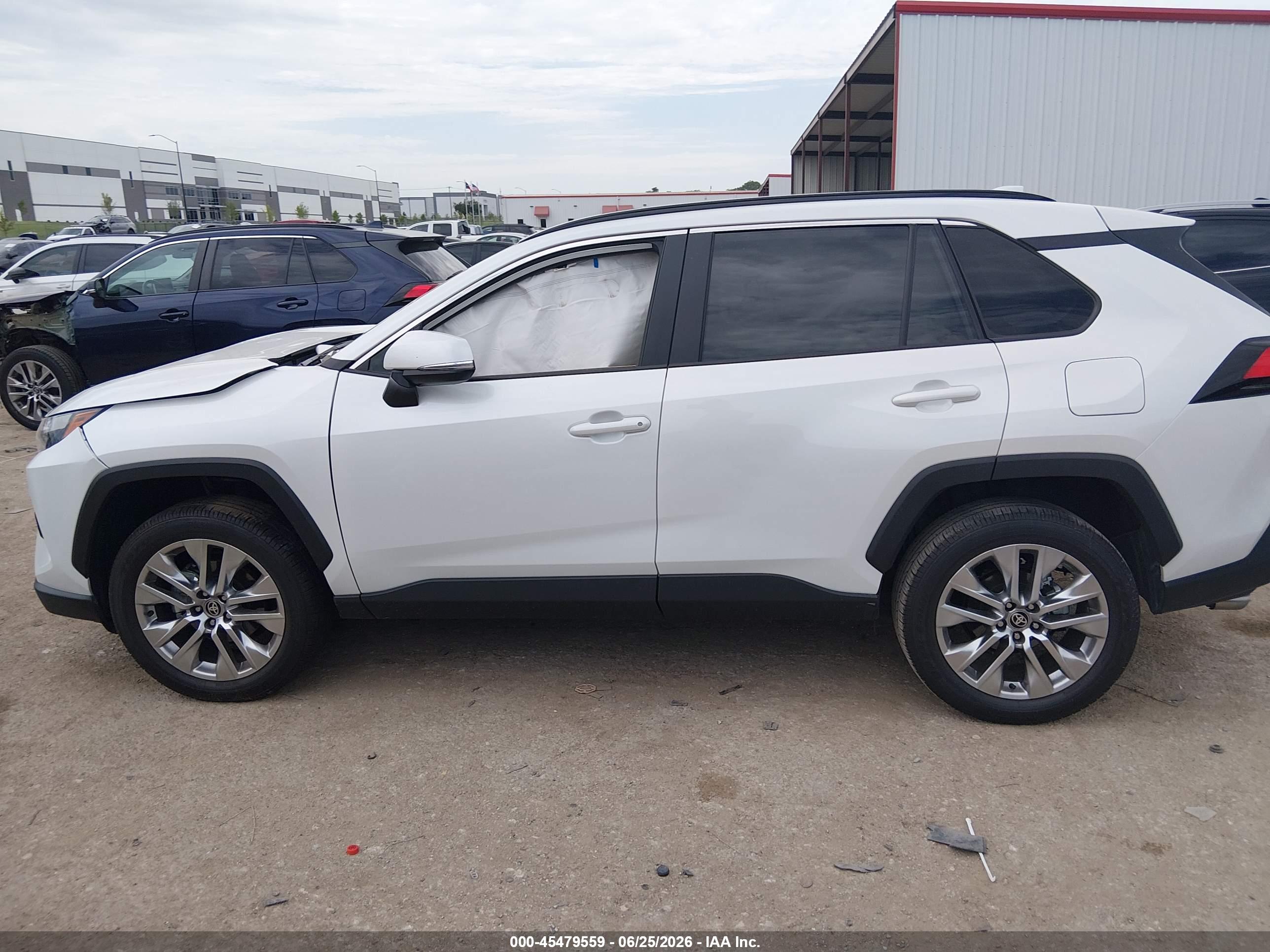 2025 TOYOTA RAV4 XLE PREMIUM