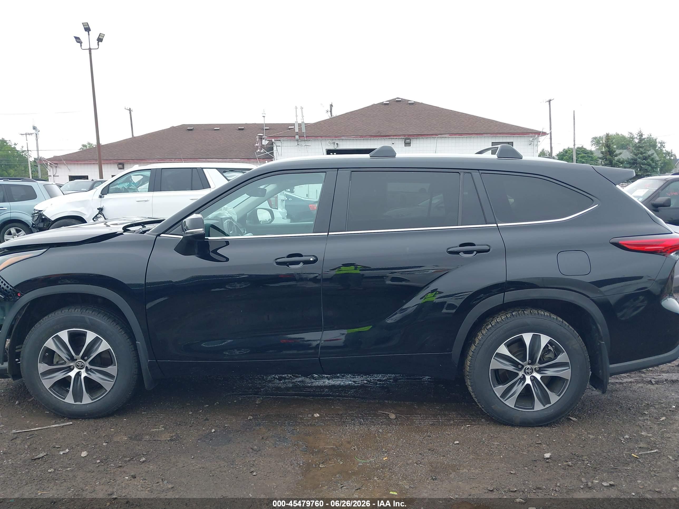 2023 TOYOTA HIGHLANDER XLE
