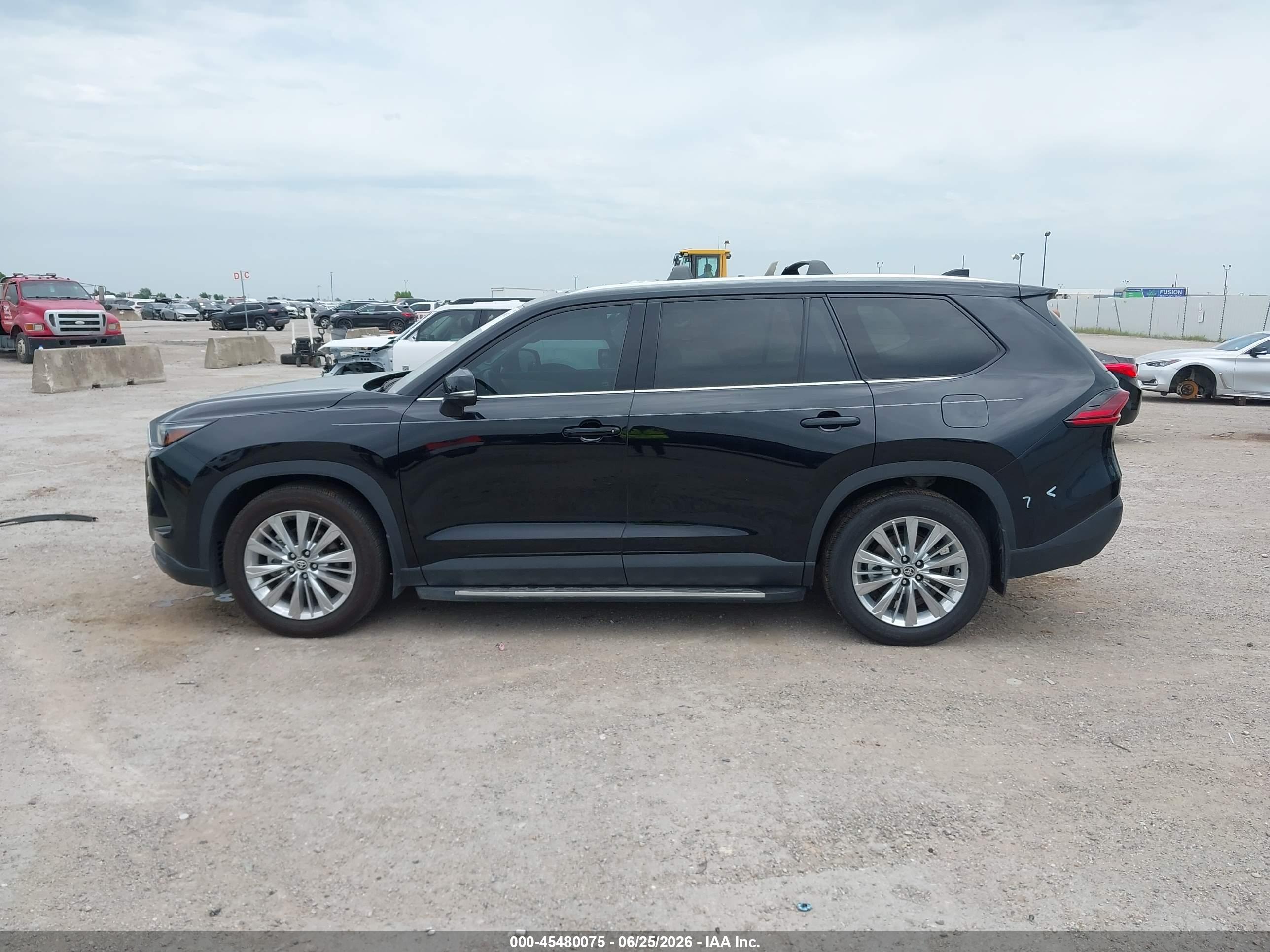 2025 TOYOTA GRAND HIGHLANDER PLATINUM