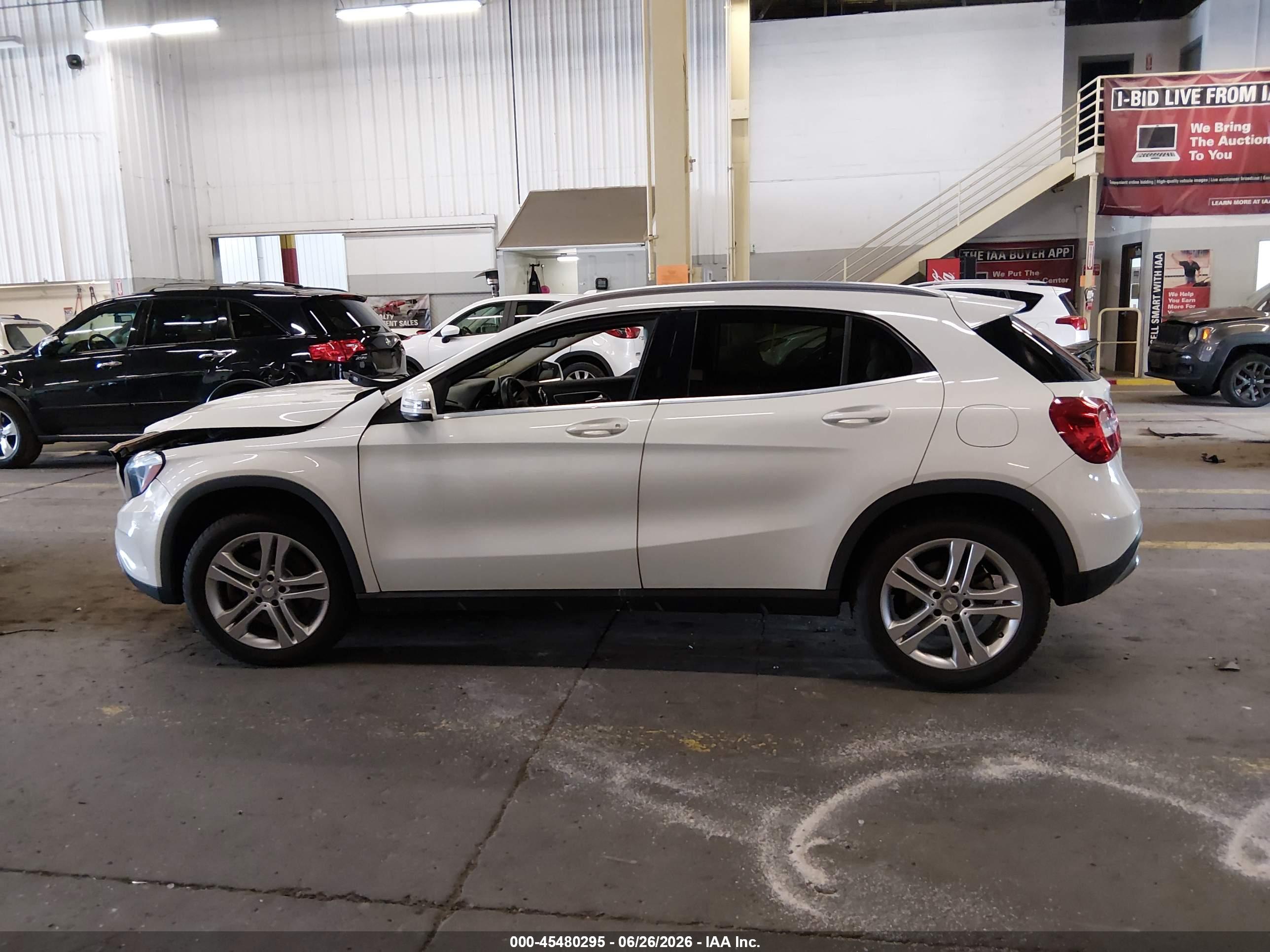 2016 MERCEDES-BENZ GLA 250 4MATIC