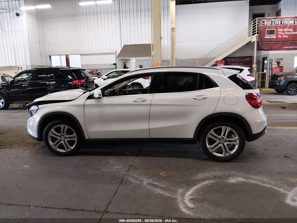 2016 MERCEDES-BENZ GLA 250 4MATIC
