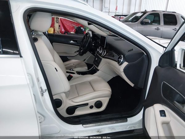 2016 MERCEDES-BENZ GLA 250 4MATIC