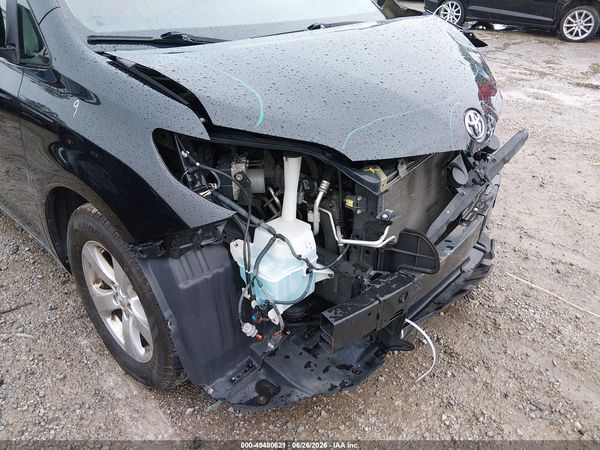 2017 TOYOTA SIENNA LE 8 PASSENGER