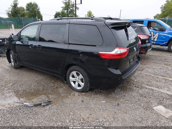 2017 TOYOTA SIENNA LE 8 PASSENGER