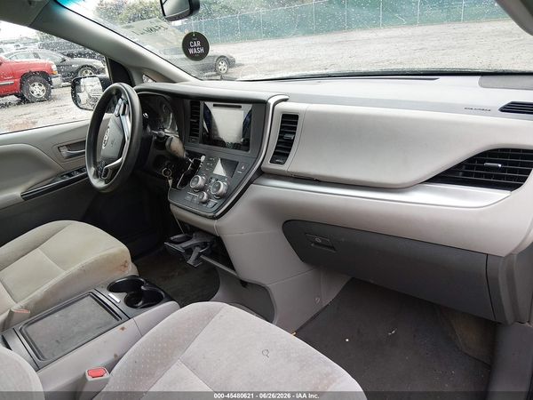 2017 TOYOTA SIENNA LE 8 PASSENGER