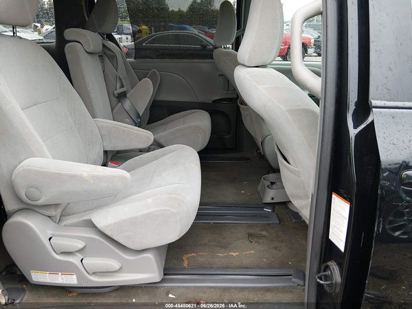 2017 TOYOTA SIENNA LE 8 PASSENGER