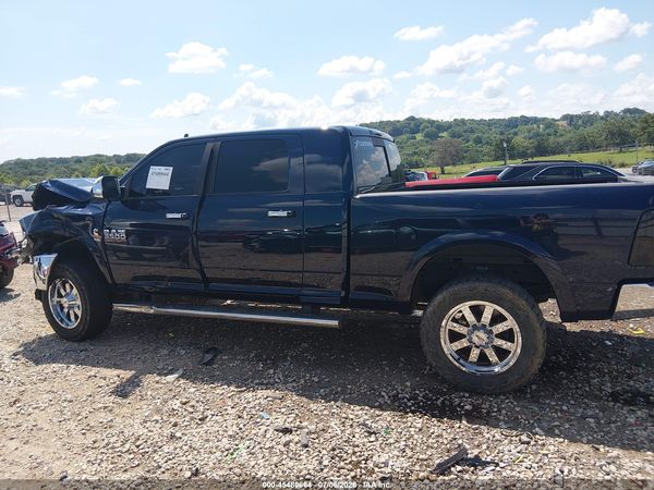 2016 RAM 3500 LARAMIE